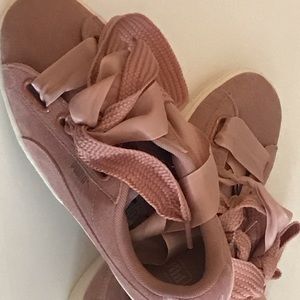 NWOT. Brand new women’s puma sneakers.